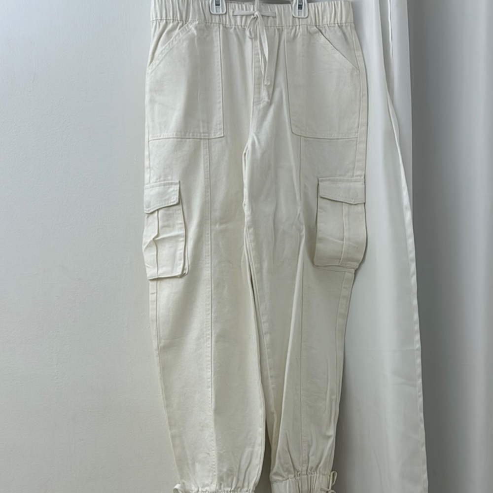 Forever 21 Cream Cargo Pants